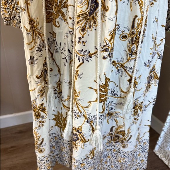 R. Vivimos • Boho V Neck Tassel Maxi Dress - Picture 16 of 16
